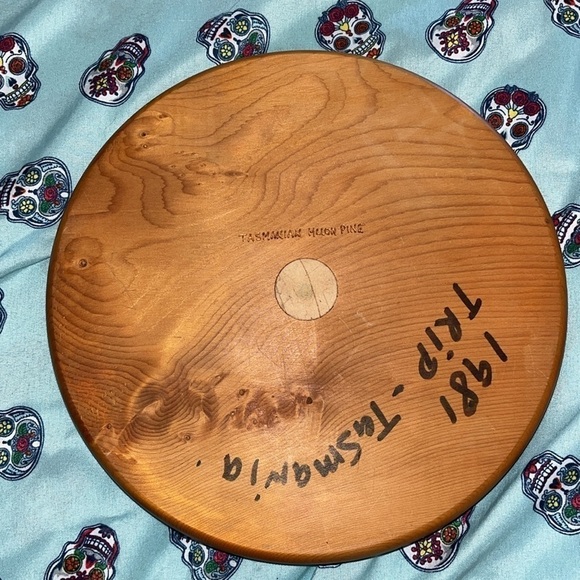 Huon Pine Wall Plaque Featuring Roses and vines, Rare Tasmanian Timber - Picture 3 of 5